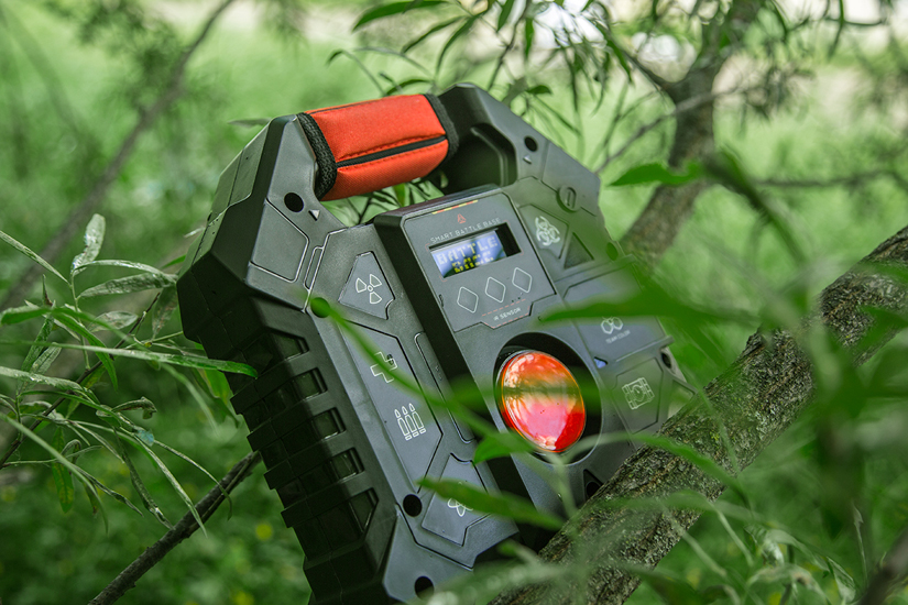 Base de batalla inteligente etiqueta láser táctica  en el bosque